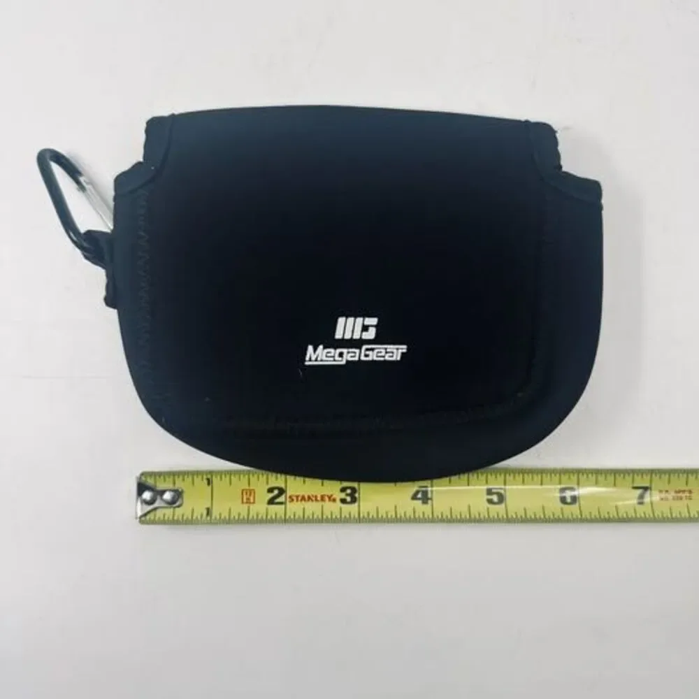 MegaGear Ultra Light Neoprene Camera Case Pouch with Carabiner - Used